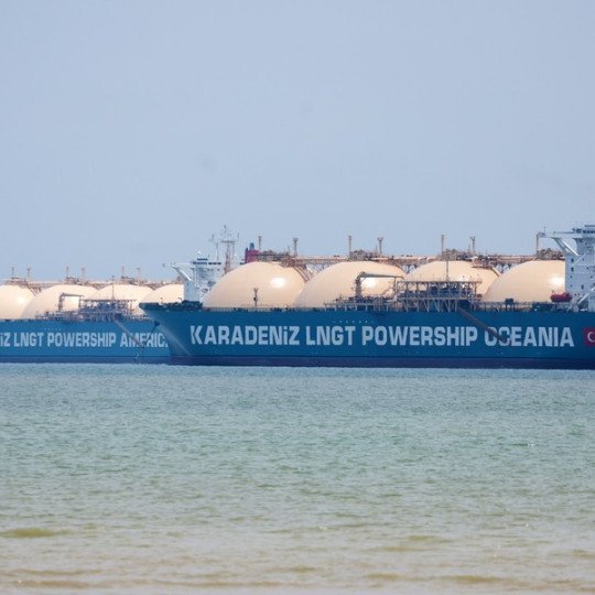 IRAN ABRIO COMPLETAMENTE EL TRANSITO POR EL ESTRECHO DE ORMUZ