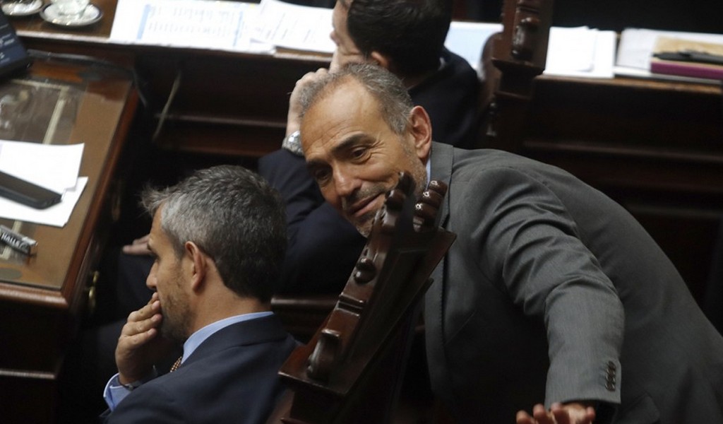 El veto de Milei a jubilaciones, en riesgo por la pelea de los Menem con los gobernadores