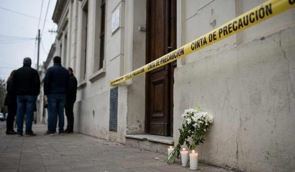 Tragedia en San Cristóbal / Un alumno de 15 años mató a un compañero e hirió a otros dos