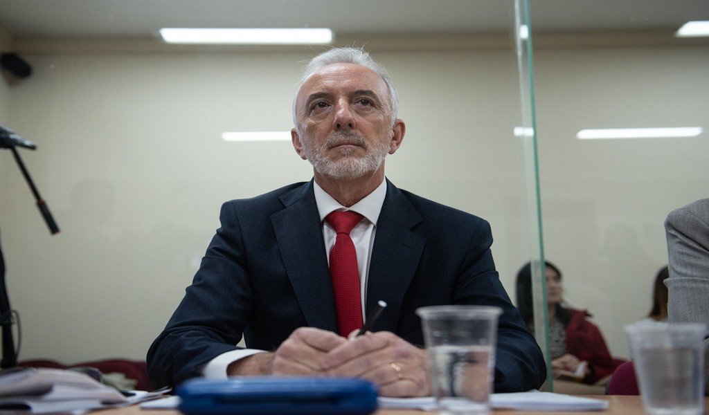 Empresarios piden 2.000 millones de pesos por daño moral al ex juez Bailaque por allanamientos ilegales