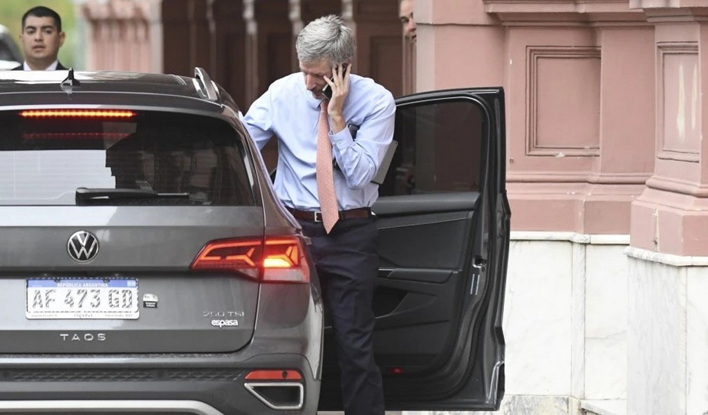 Exportadores inundaron al Banco Central con órdenes para liquidar USD 7.000 millones en 72 horas