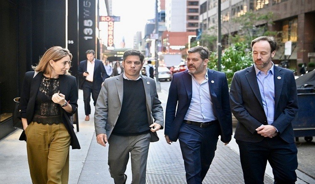 Kicillof supende su viaje a China y prioriza la visita del Papa León 