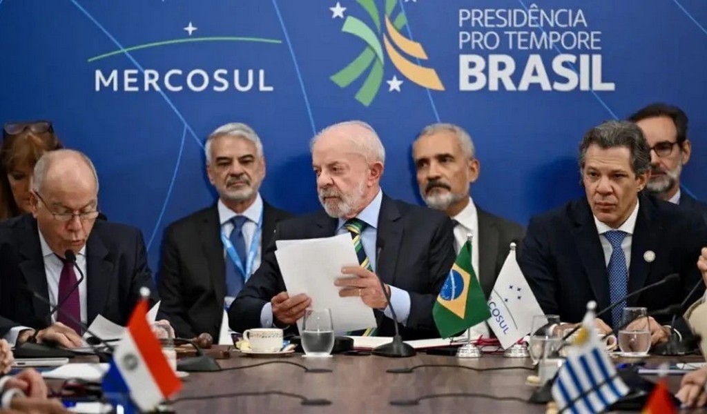 Enojado, Lula frena la negociación del Mercosur con Europa tras el rechazo de Macron