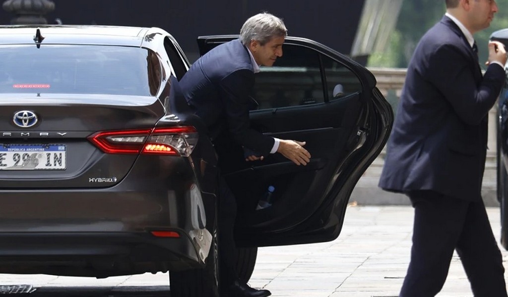 Caputo ahora analiza un canje porque todavía no tiene los dólares para pagar la deuda